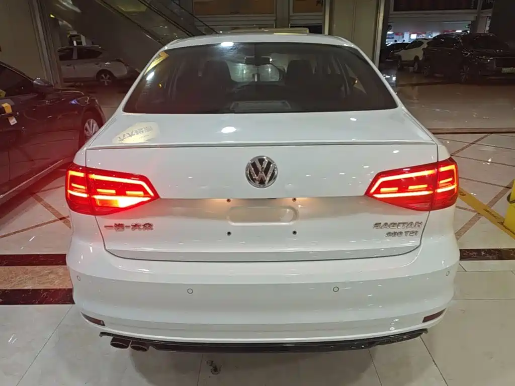 Volkswagen Sagitar — миниатюра 6