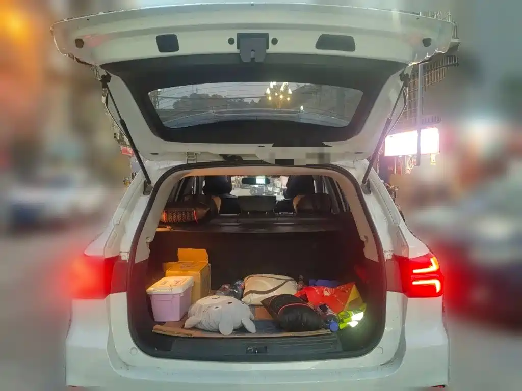 Roewe RX5 — миниатюра 15