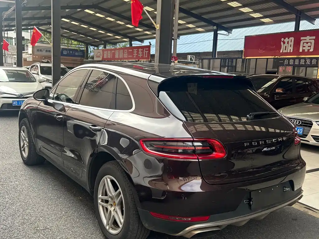 Porsche Macan — миниатюра 8