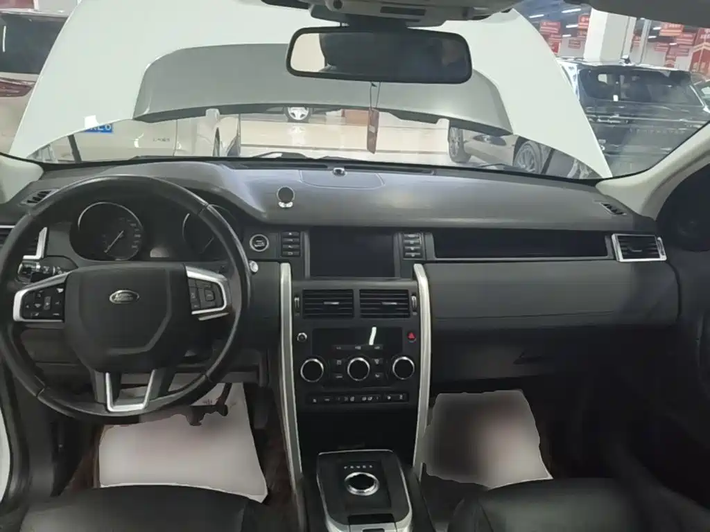 Land Rover Discovery Sport — миниатюра 10