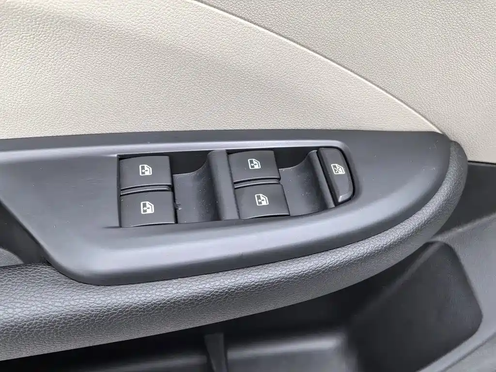 Buick Excelle — миниатюра 9