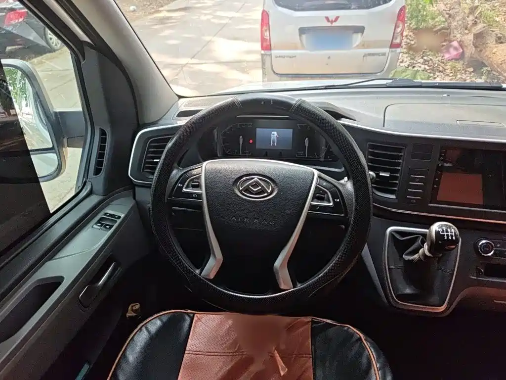 MAXUS V80 — миниатюра 3