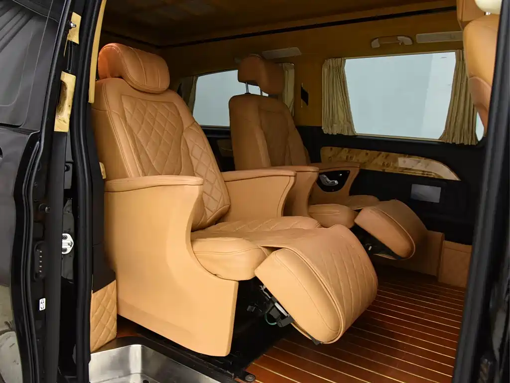Mercedes-Benz Vito 2018 2.0T Elite 7 мест V