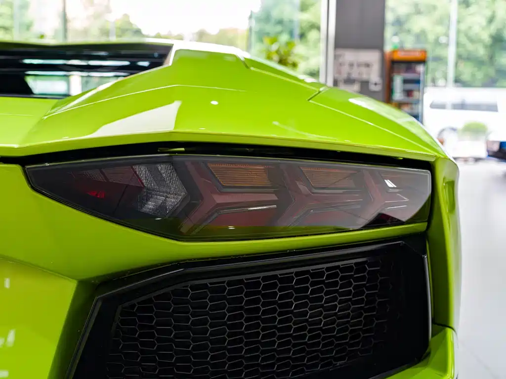 Lamborghini Aventador — миниатюра 18