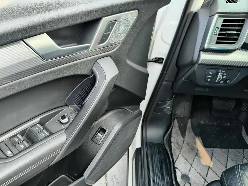 Audi Q5L — миниатюра 14