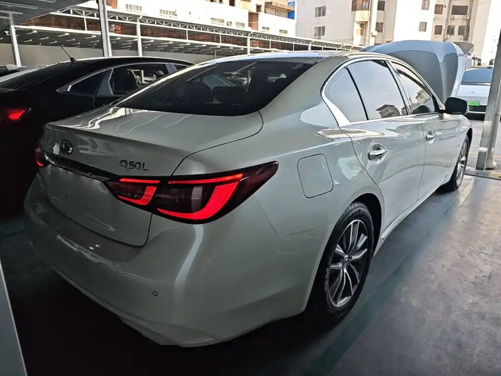 Infiniti Q50L — миниатюра 7