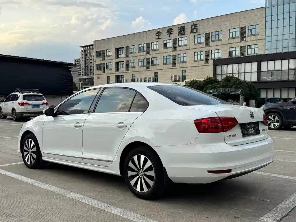Volkswagen Sagitar — миниатюра 5