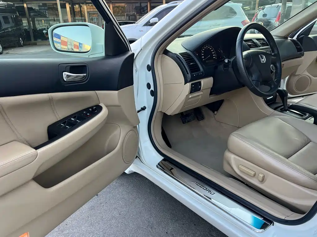 Honda Accord — миниатюра 8