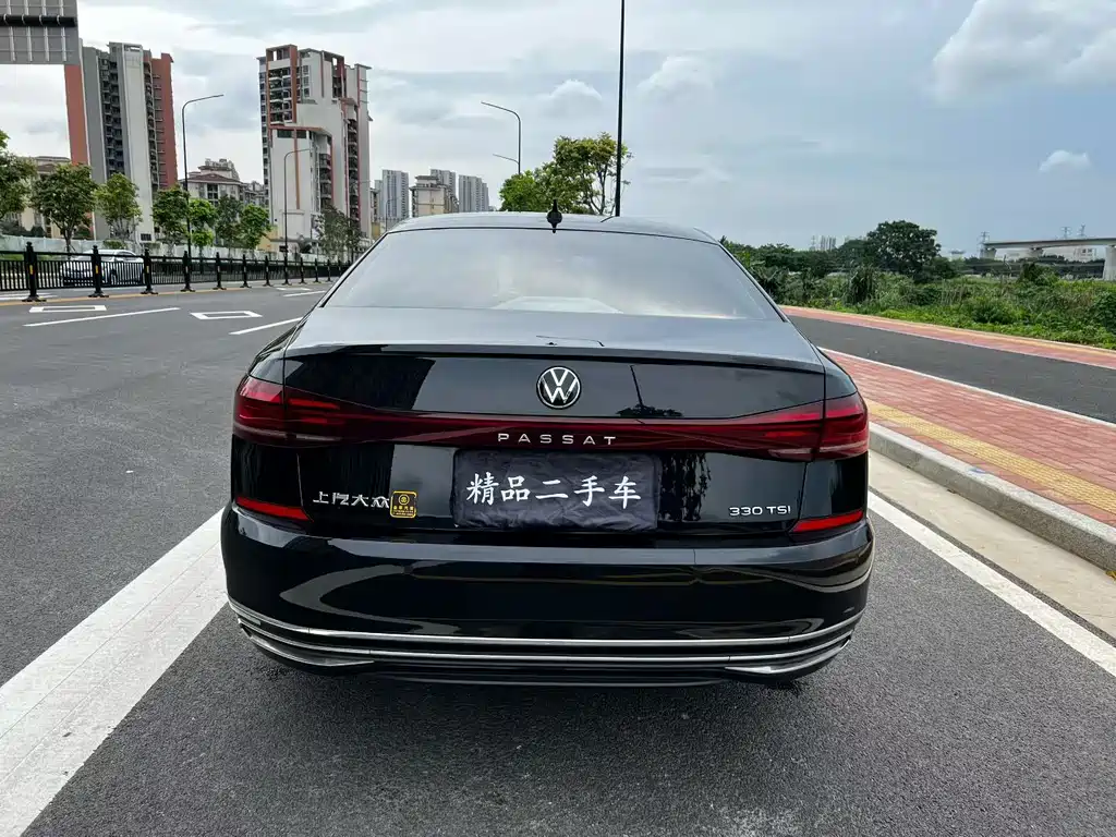 Volkswagen Passat 2023 330TSI Elite