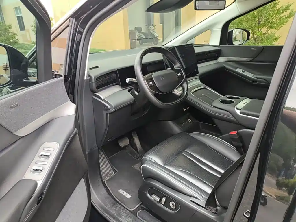 XPeng X9 — миниатюра 16