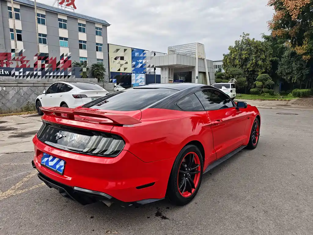 Ford Mustang — миниатюра 5