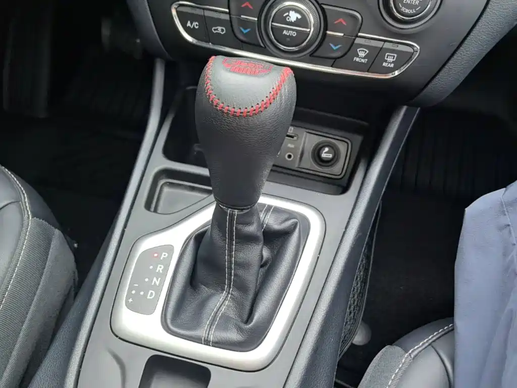 Jeep Cherokee — миниатюра 14