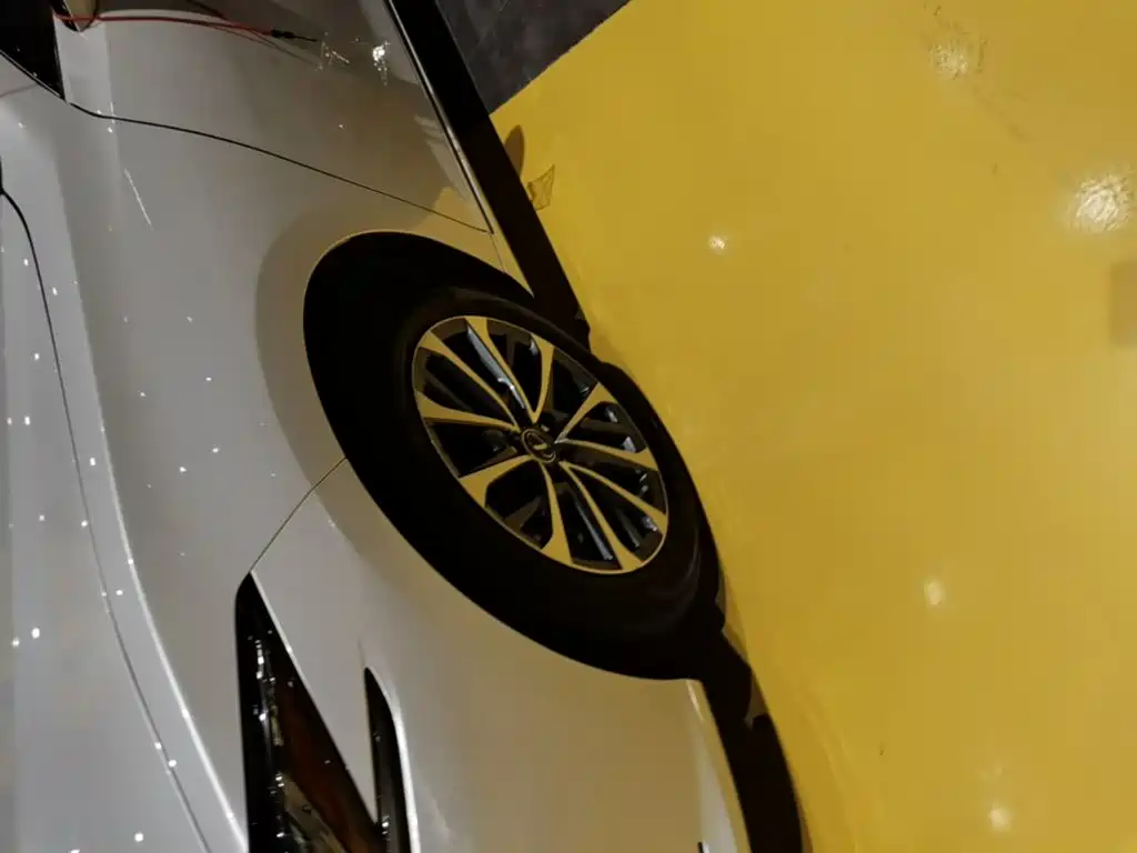 Lexus ES — миниатюра 23