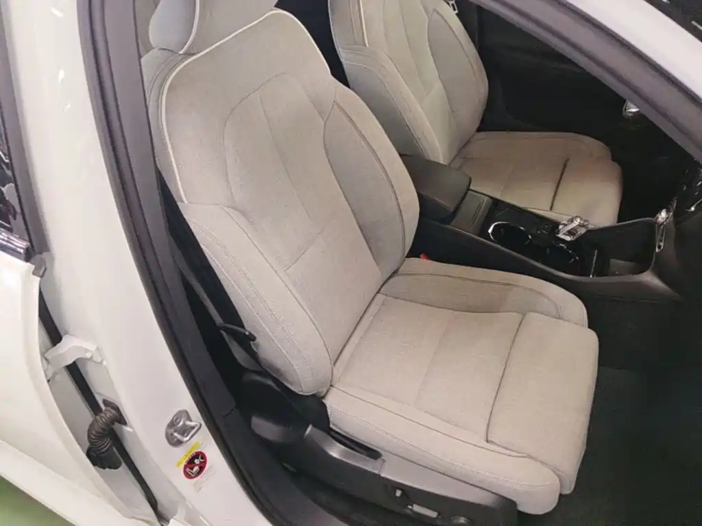 Volvo XC40 NEV — миниатюра 25