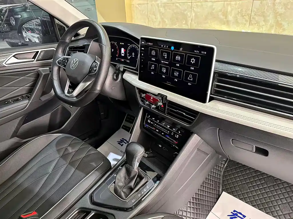 Volkswagen Tiguan L — миниатюра 10