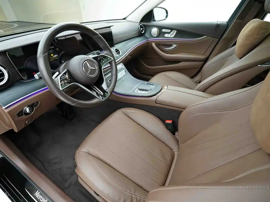 Mercedes-Benz E-Class — миниатюра 9
