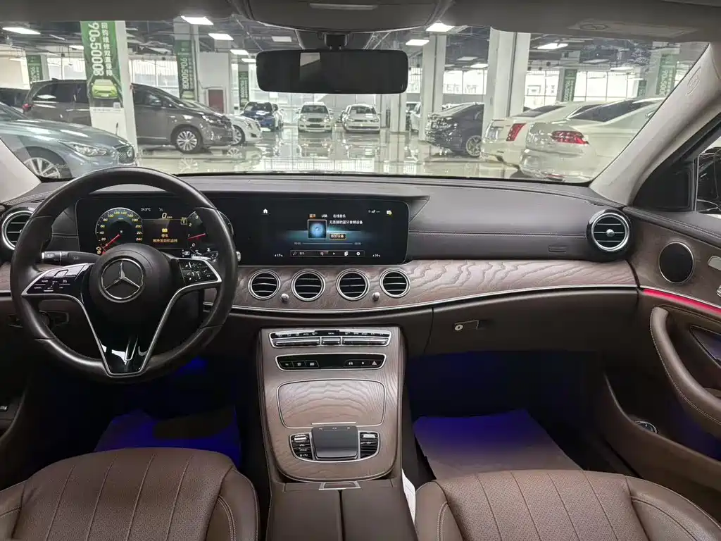Mercedes-Benz E-Class — миниатюра 16