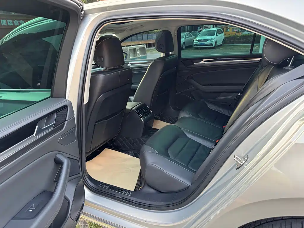Volkswagen Phideon — миниатюра 10