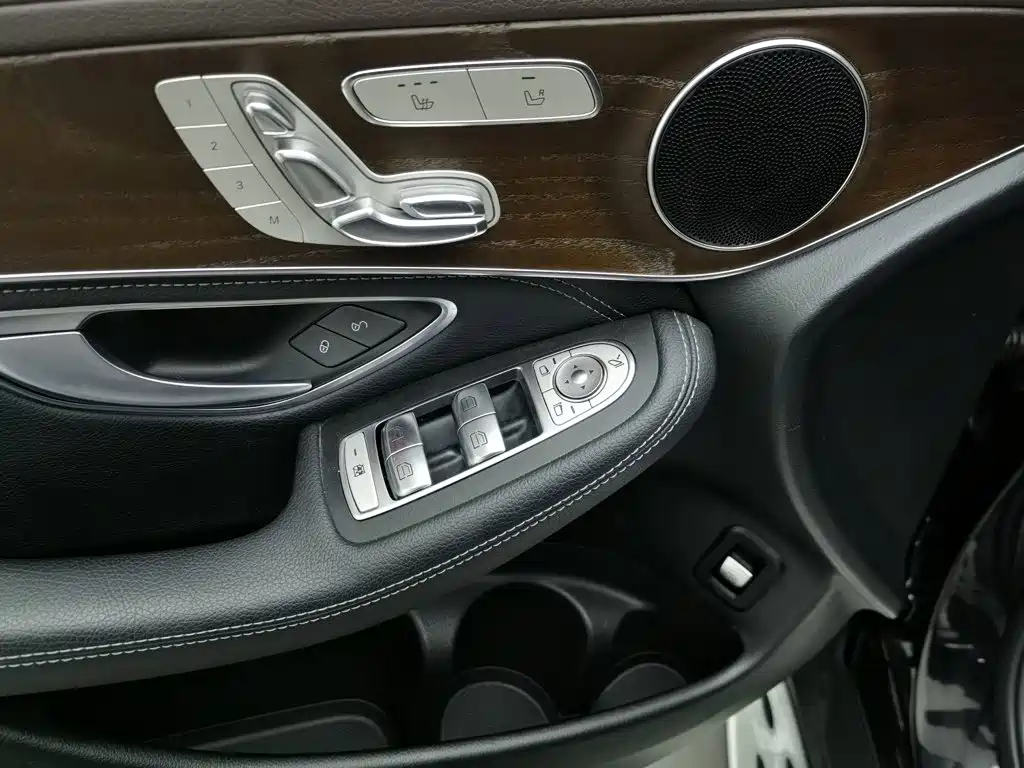 Mercedes-Benz GLC — миниатюра 9
