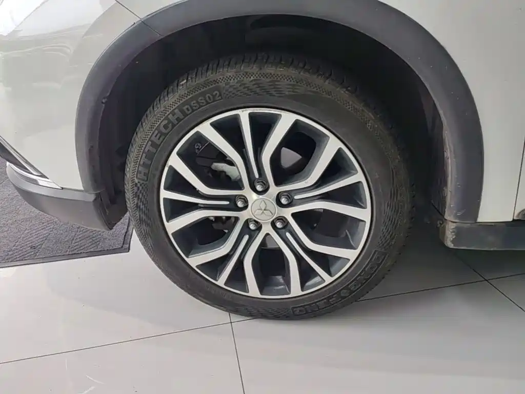 Mitsubishi Outlander — миниатюра 23