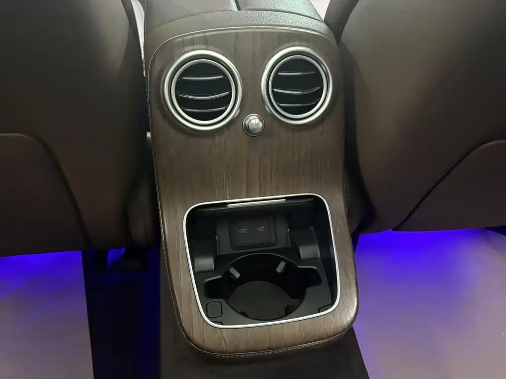 Mercedes-Benz E-Class — миниатюра 14