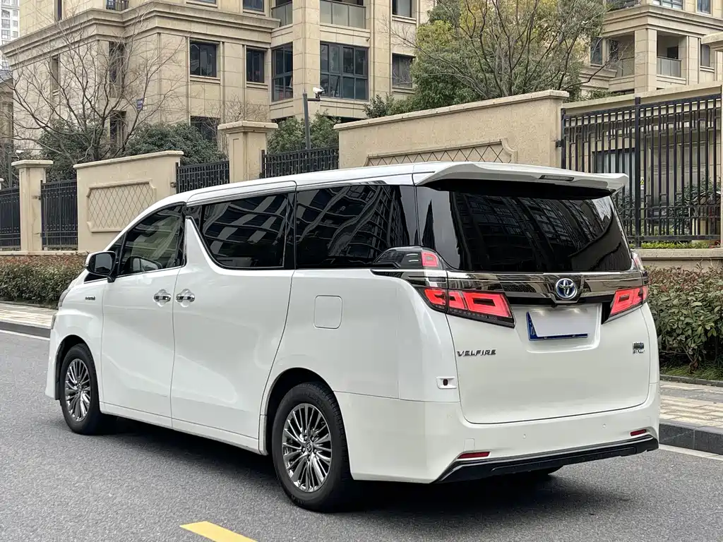 Toyota Vellfire 2019 2.5L HV Luxury