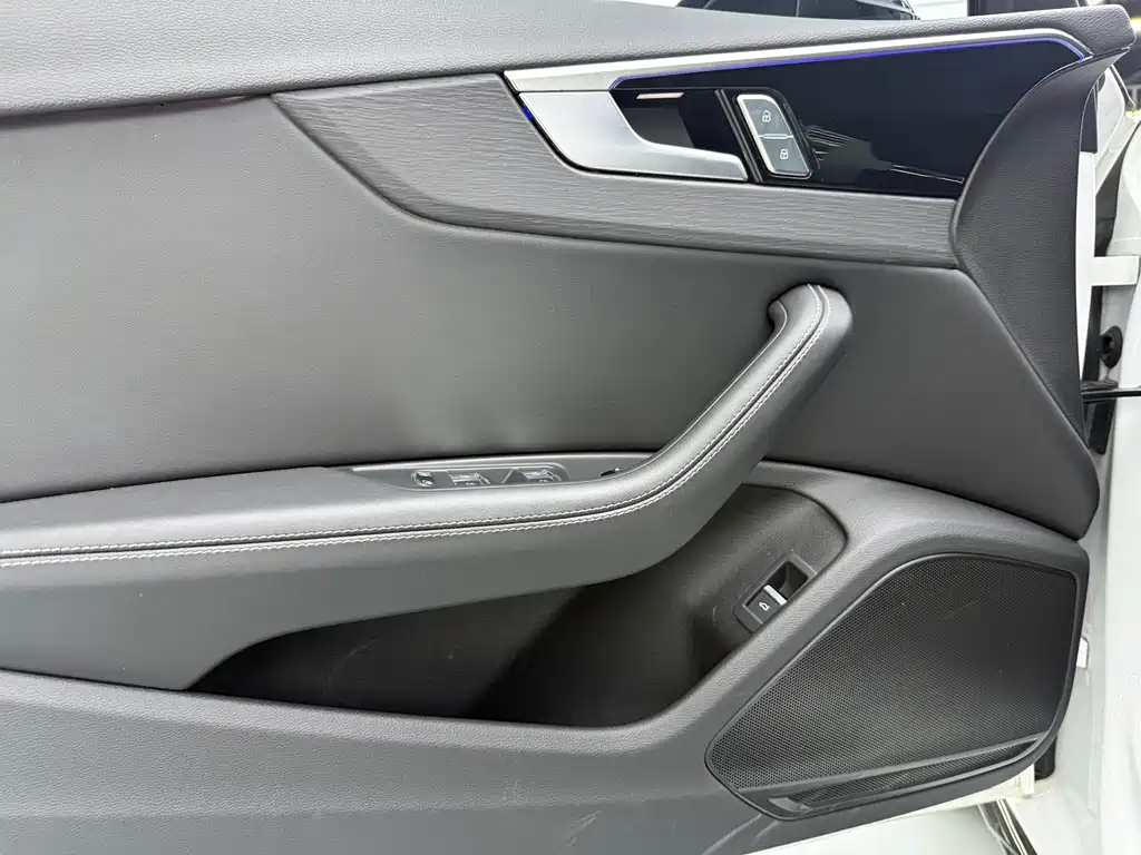 Audi A4L — миниатюра 4