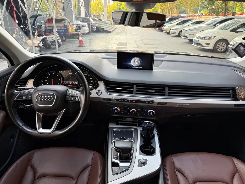 Audi Q7 — миниатюра 10