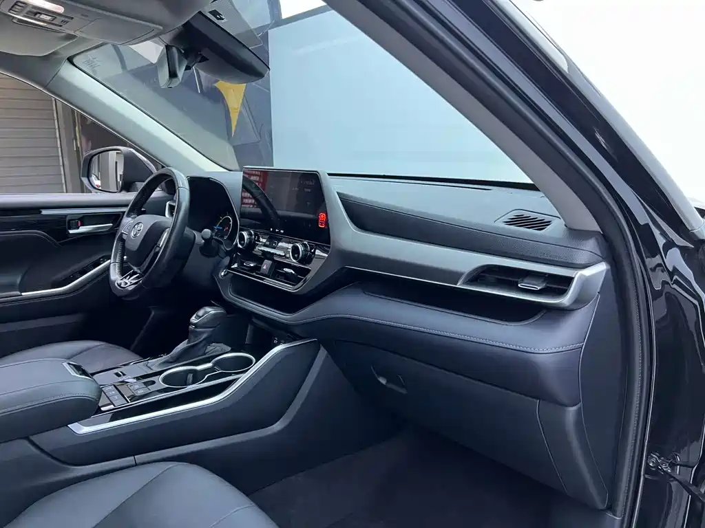 Toyota Highlander — миниатюра 8