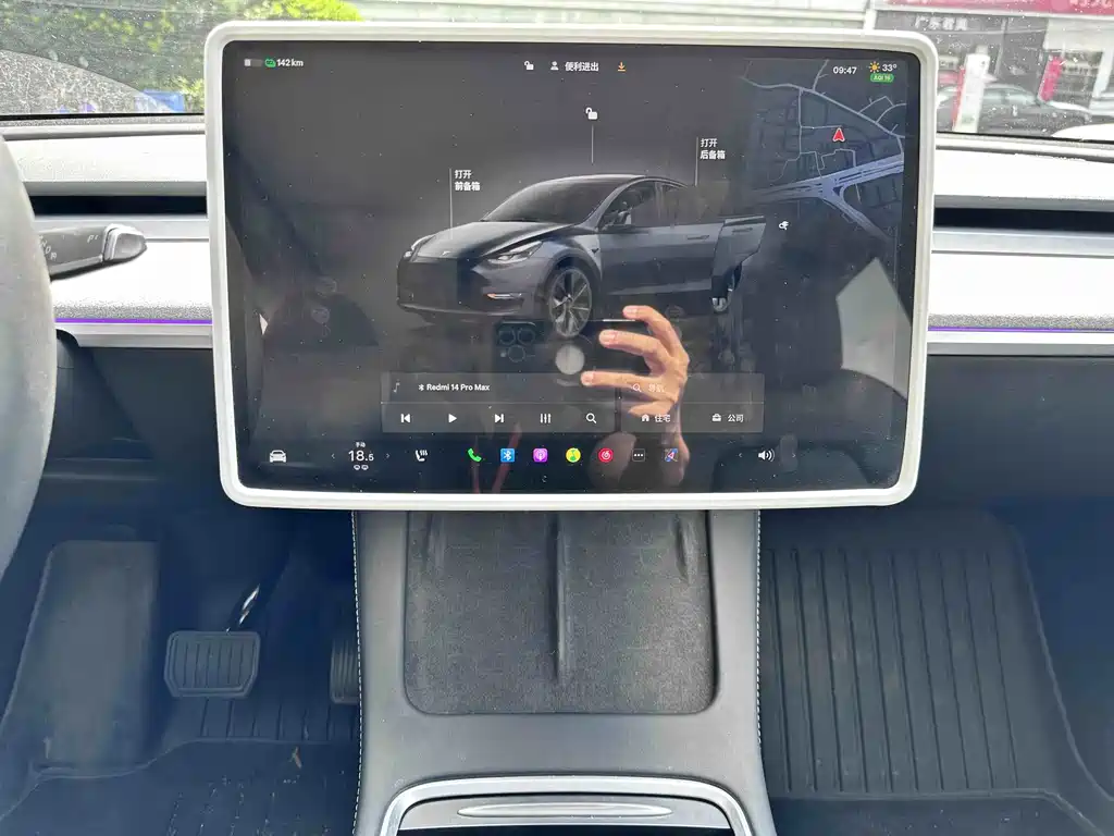 Tesla Model Y — миниатюра 9