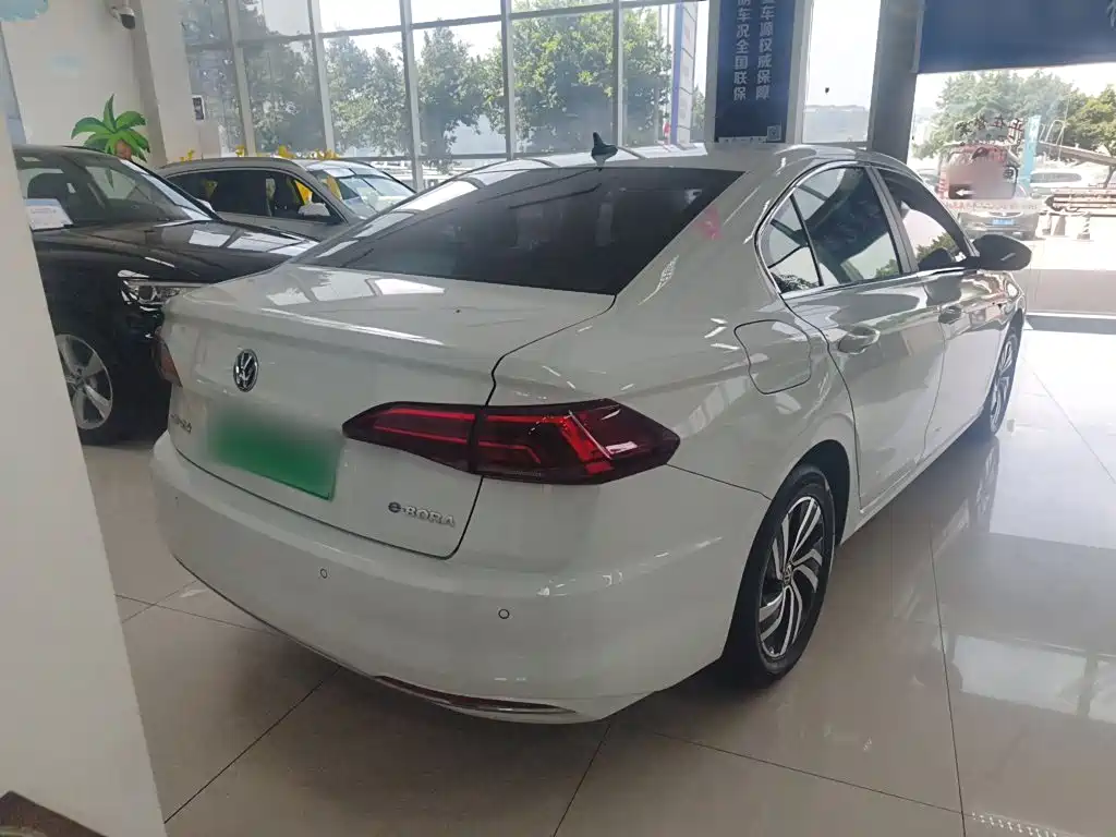 Volkswagen Bora EV — миниатюра 5