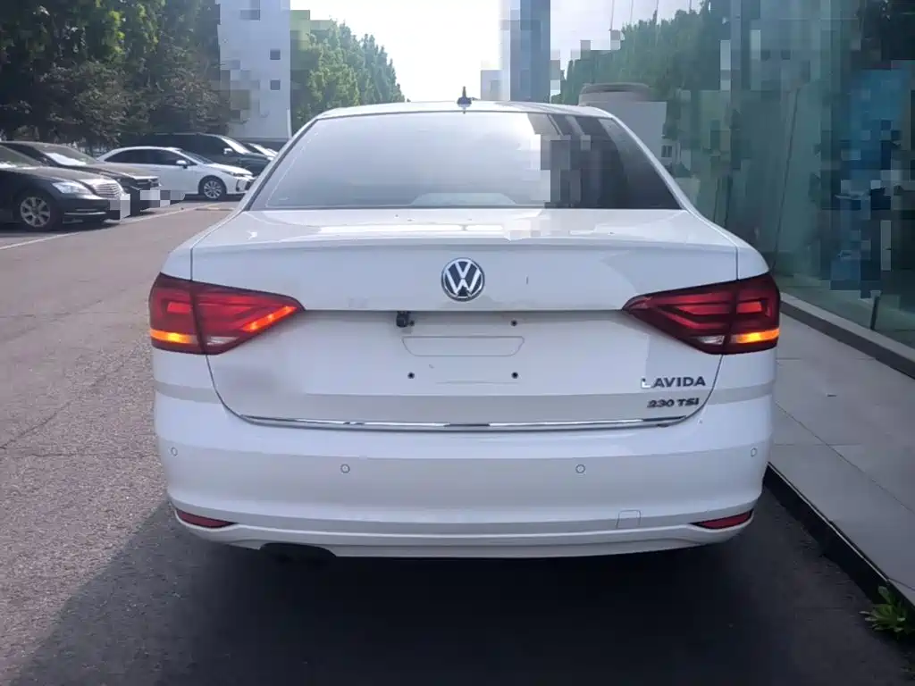 Volkswagen Lavida — миниатюра 6