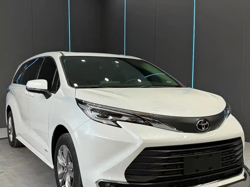 Toyota Sienna — миниатюра 3