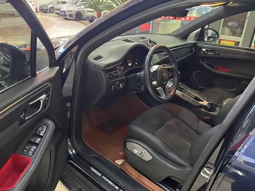 Porsche Macan — миниатюра 7