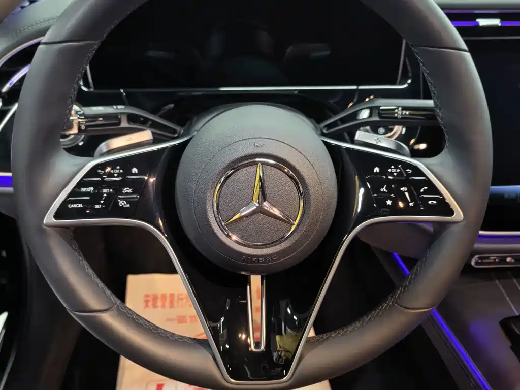 Mercedes-Benz E-Class — миниатюра 11