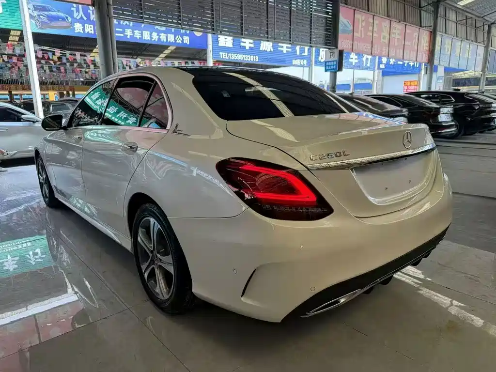 Mercedes-Benz C-Class — миниатюра 8