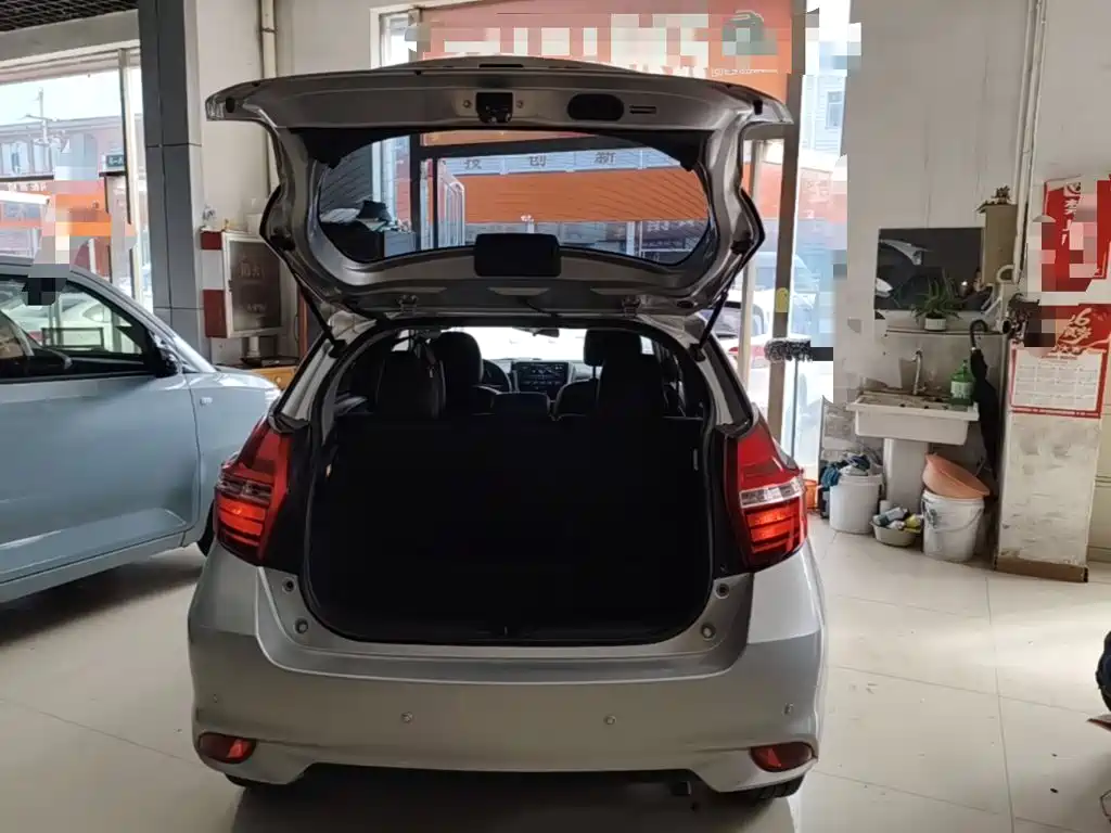 Toyota Yaris L — миниатюра 19