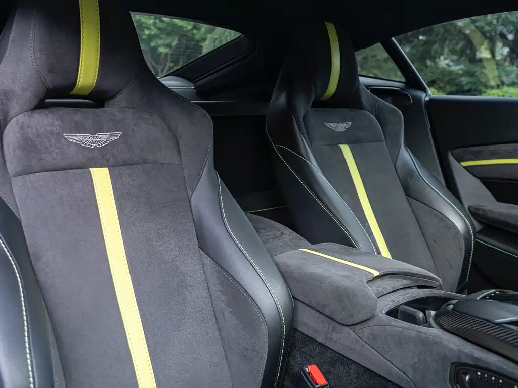 Aston Martin V8 Vantage — миниатюра 25