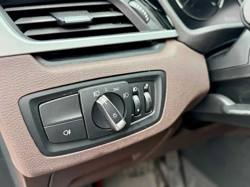 BMW X1 2022 sDrive25Li Lead