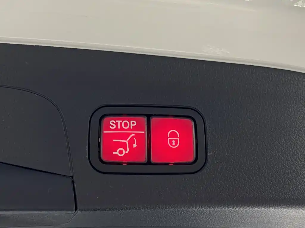 Mercedes-Benz GLE (Import) — миниатюра 14