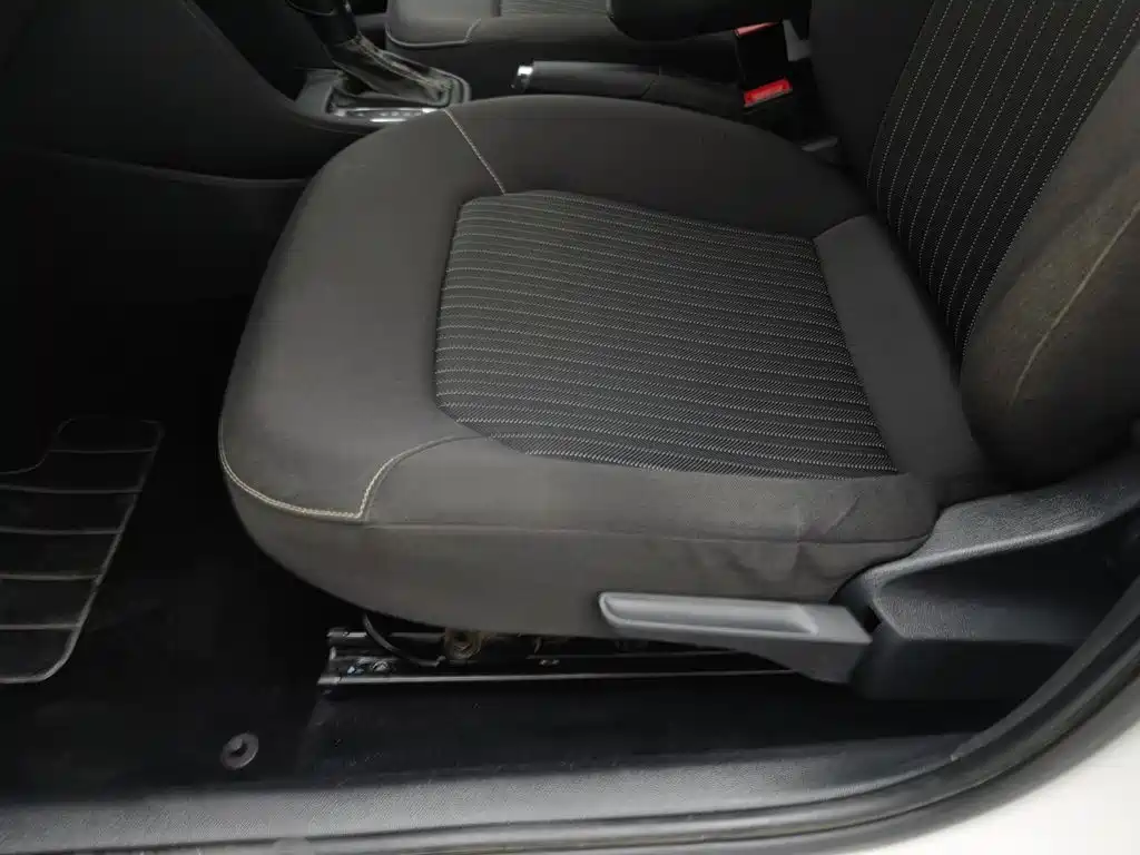 Volkswagen Jetta — миниатюра 20