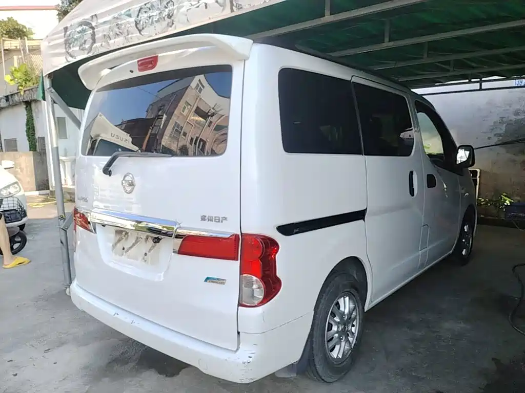 Nissan NV200 — миниатюра 7