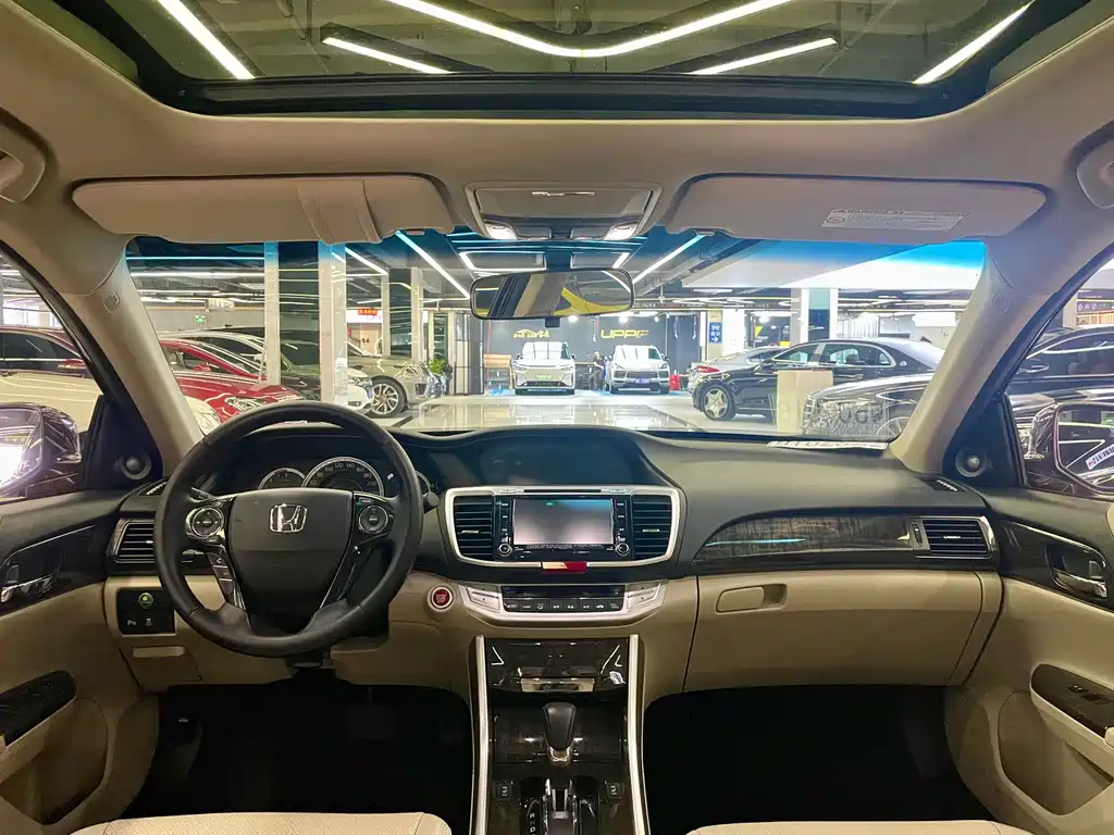 Honda Accord — миниатюра 6