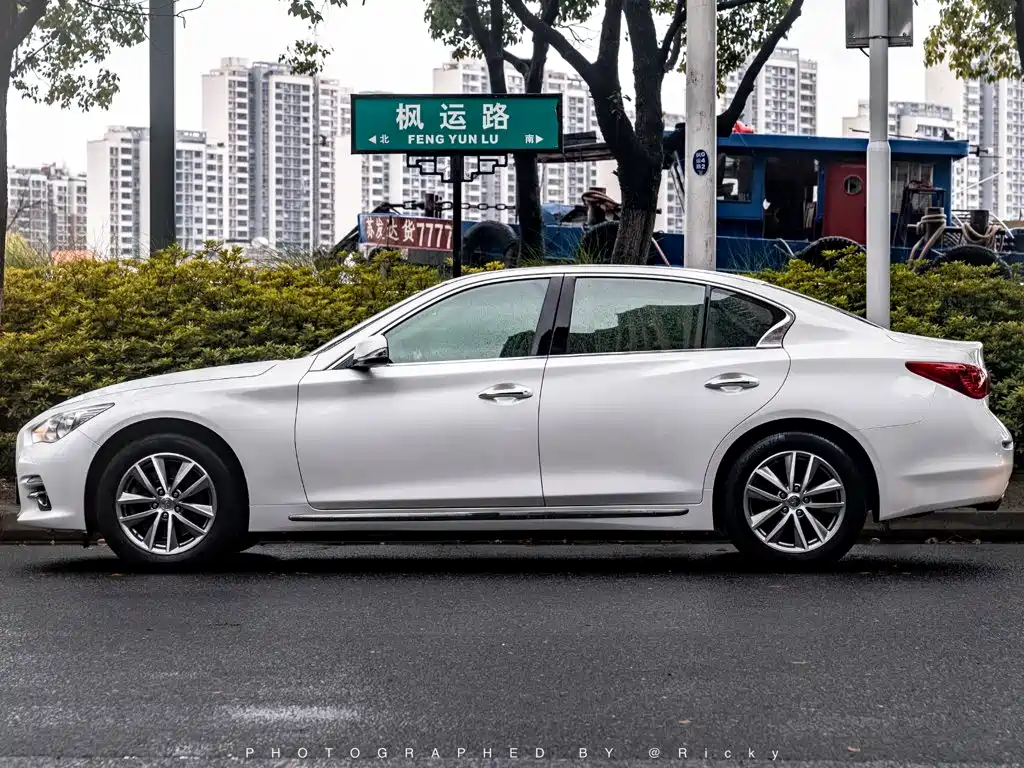 Infiniti Q50L — миниатюра 3