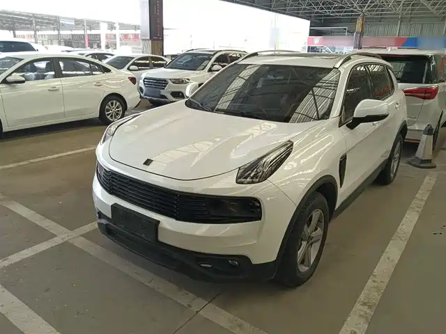 2019 Lynk & Co 01