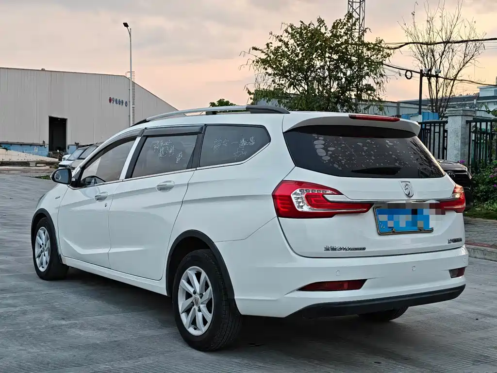 Baojun 310W — миниатюра 9