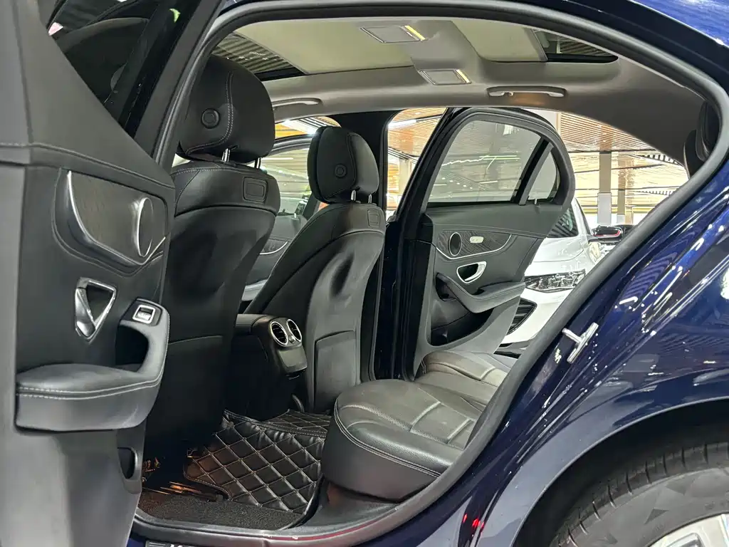 Mercedes-Benz C-Class — миниатюра 9