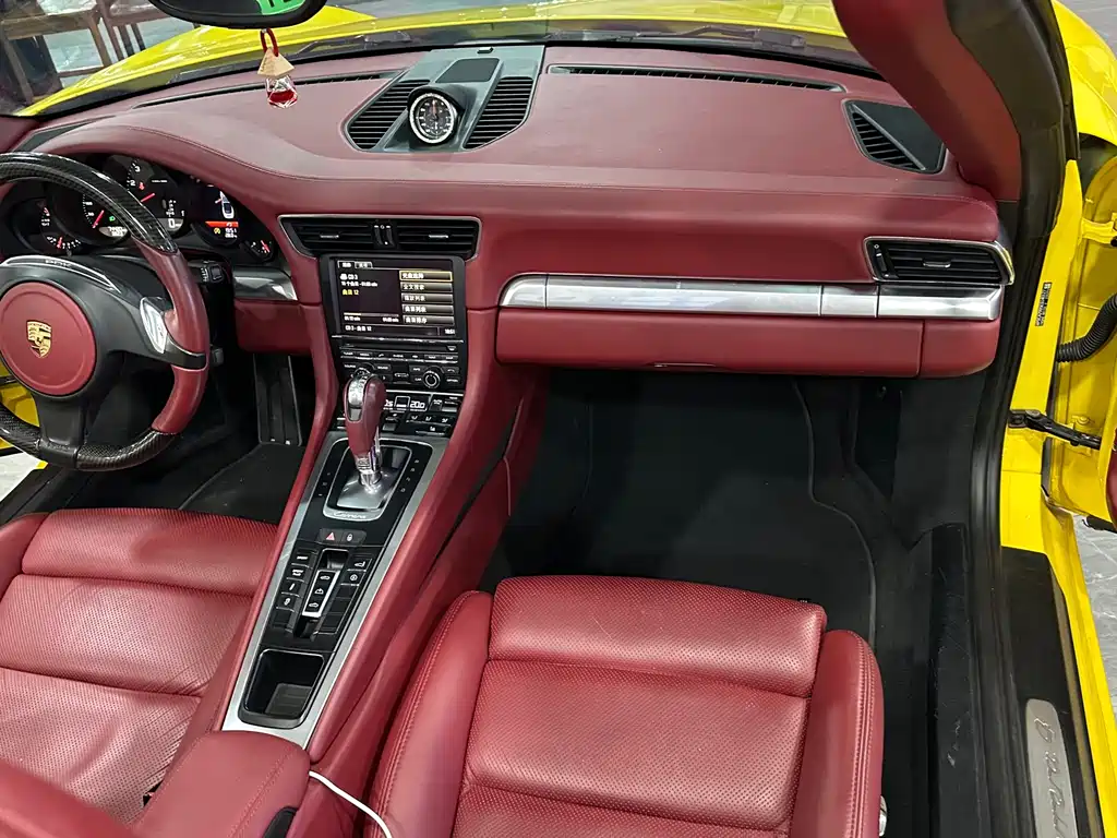 Porsche 911 2013 Carrera 4 Cabriolet 3.4L