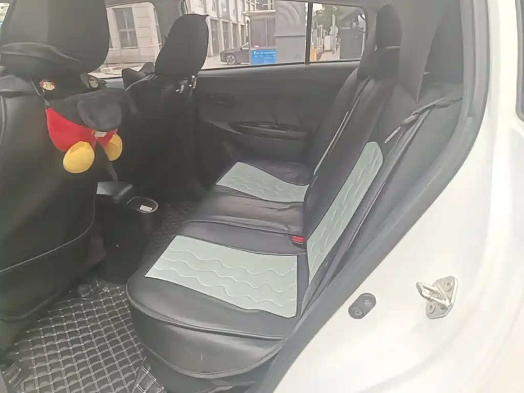 Toyota Yaris L — миниатюра 17