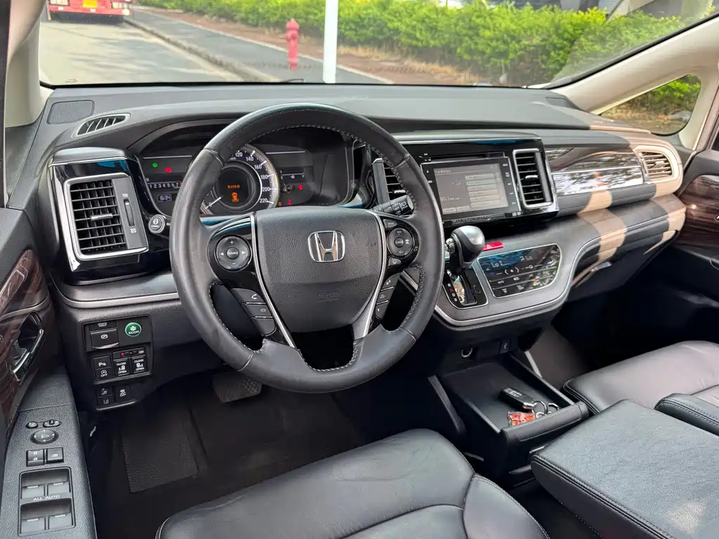 Honda Elysion — миниатюра 23
